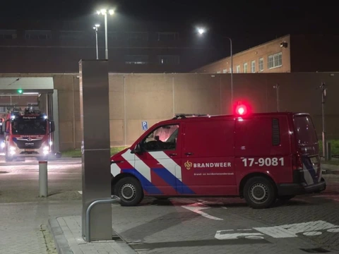 Dode bij uitslaande woningbrand in Oldenzaal, twee bewoners naar ziekenhuis — image 4