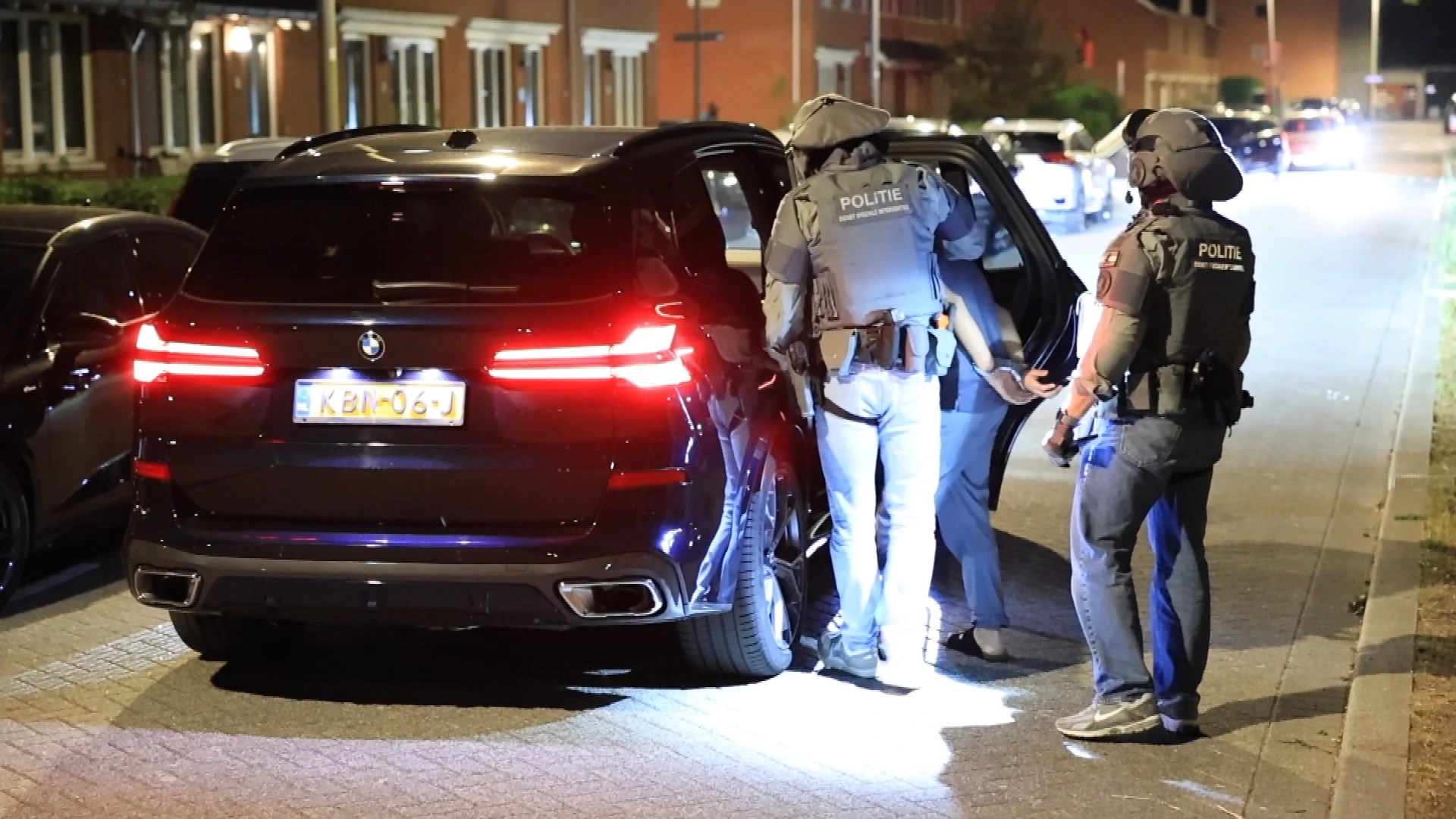 OM verdenkt opgepakte terrorismeverdachten van voorbereiden van aanslag