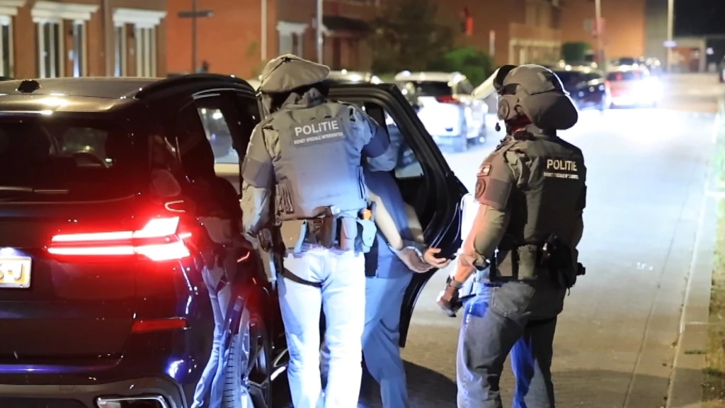 Vier verdachten van voorbereiden terroristische aanslag blijven langer vastzitten
