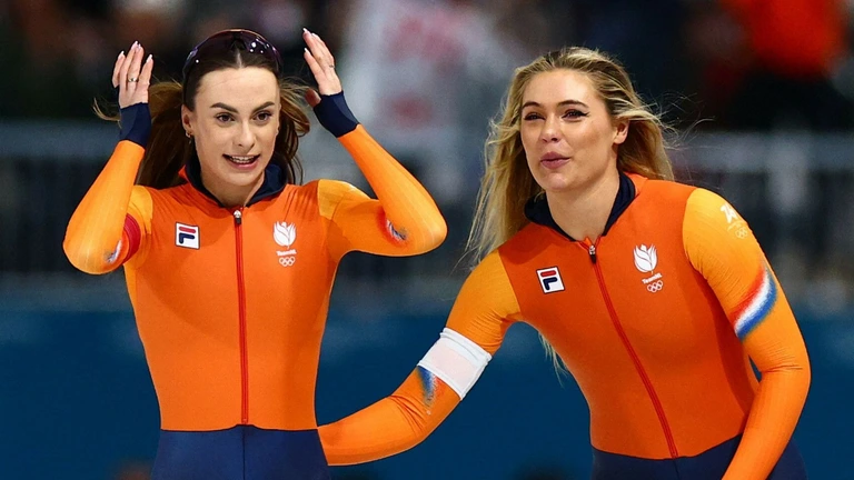 Superieure Kok schaatst naar historisch olympisch goud op 500 meter, zilver Leerdam