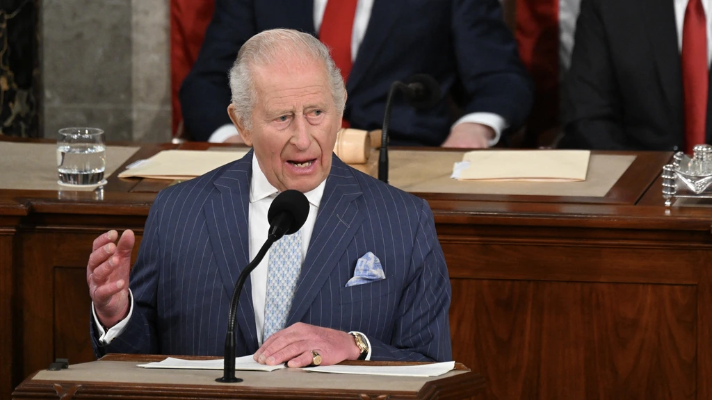 Foto: Koning Charles krijgt luid applaus in Congres, benoemt ook pijnpunten