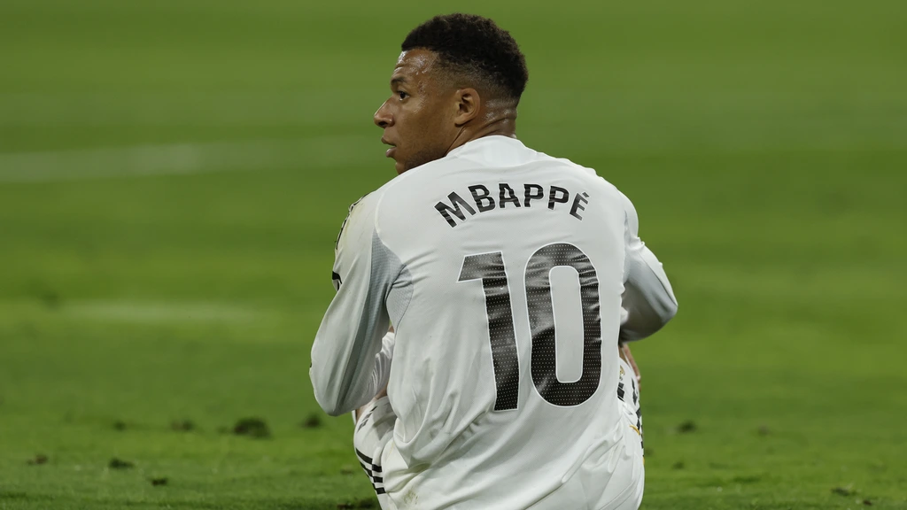 Real Madrid in chaos: Mbappé onder vuur na trip naar Sardinië — image 1