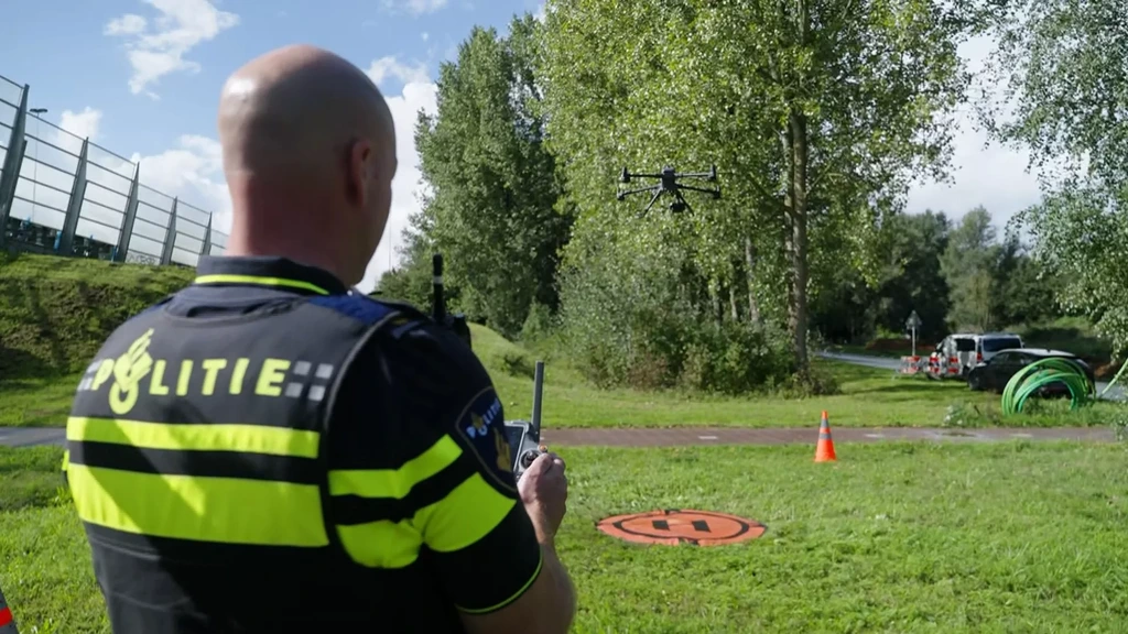 Politie gaat vaker drones inzetten tegen ernstige verkeersovertredingen Politie gaat vaker drones inzetten tegen ernstige verkeersovertredingen