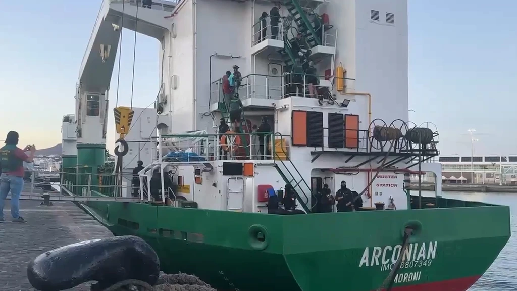 Foto: Grote drugsvangst bij Canarische Eilanden, 'Nederlanders onder arrestanten'