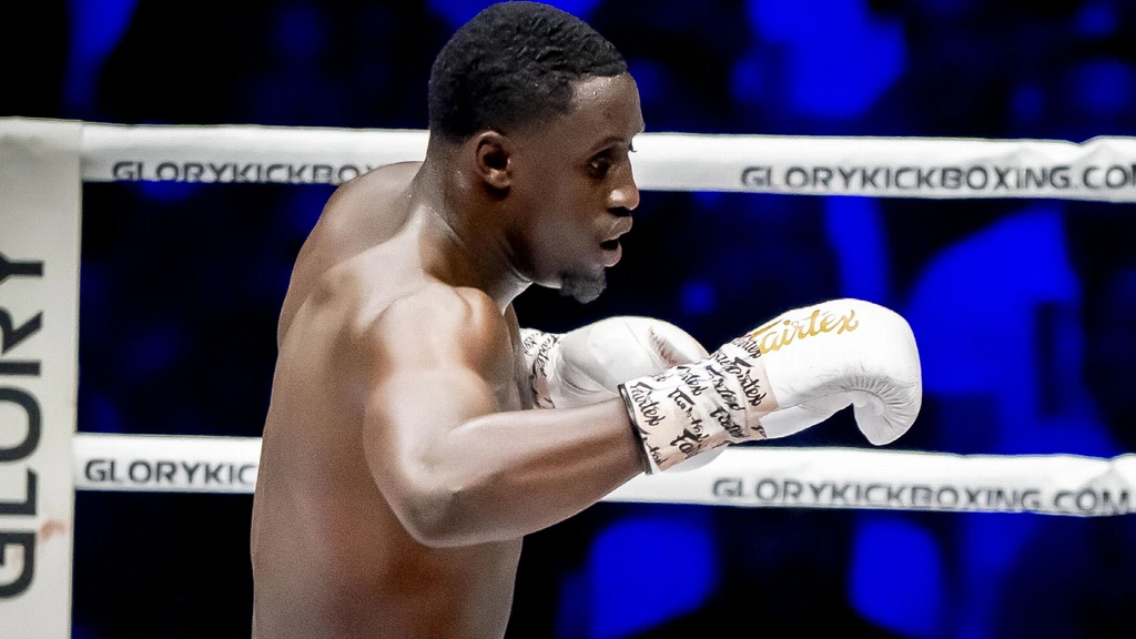 Kromah prolongeert wereldtitel bij Glory met indrukwekkende knock-out