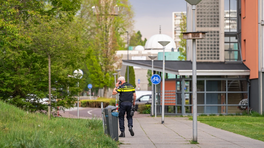 Imam lichtgewond na steekpartij bij moskee Maassluis