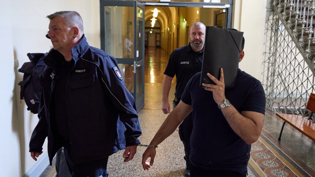Foto: Celstraffen tot tien jaar voor mishandeling en gijzeling in badkuip