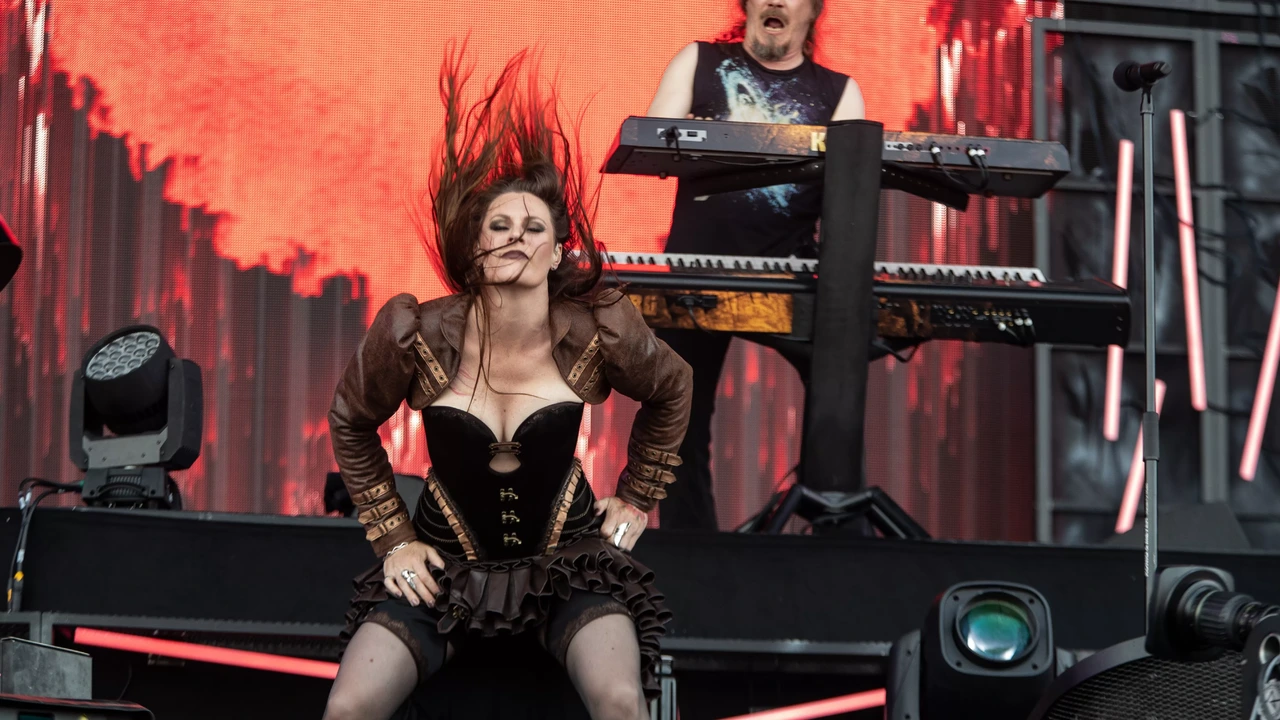 Zangeres Floor Jansen verlaat na 13 jaar Finse metalband Nightwish Zangeres Floor Jansen verlaat na 13 jaar Finse metalband Nightwish