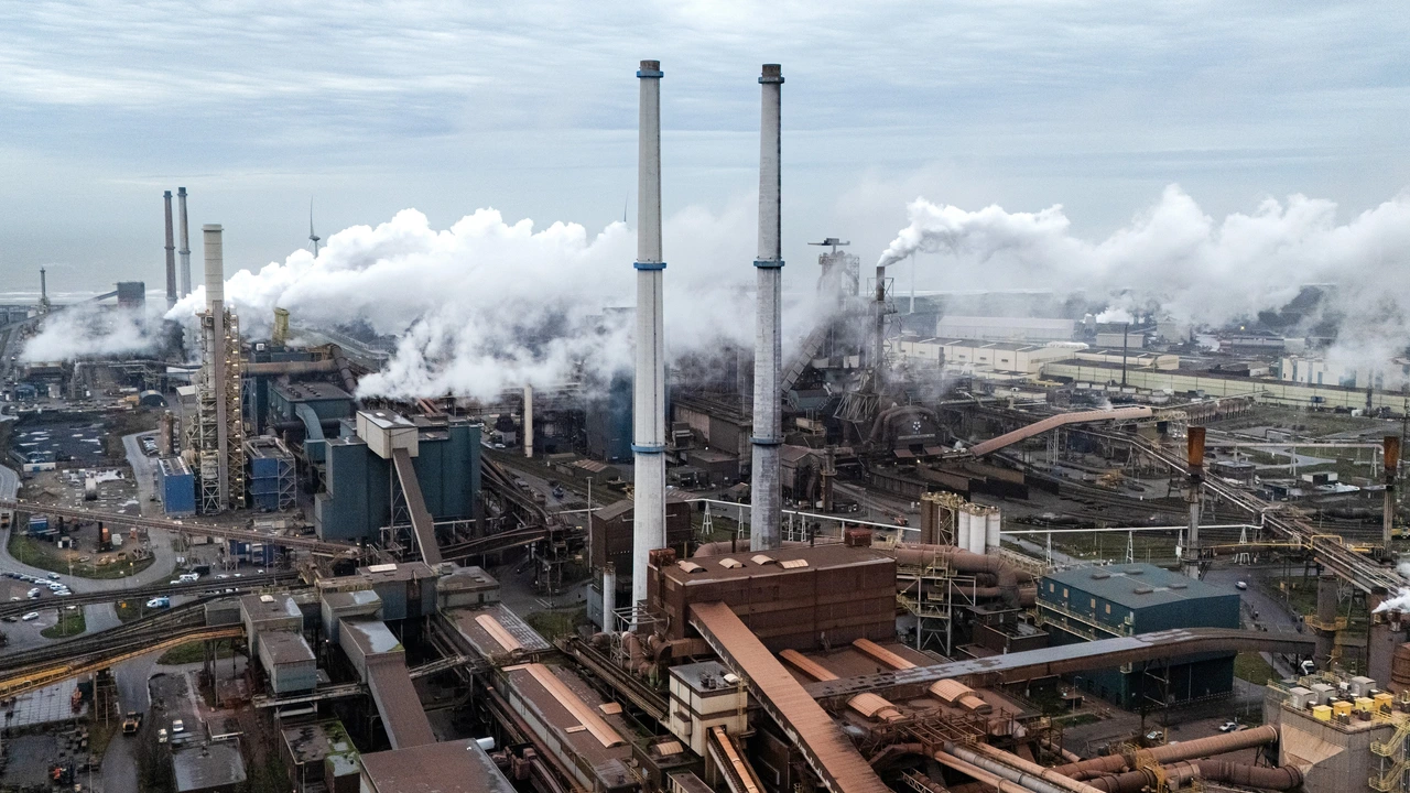 Tata Steel moet weer 8,5 miljoen euro betalen vanwege te veel uitstoot