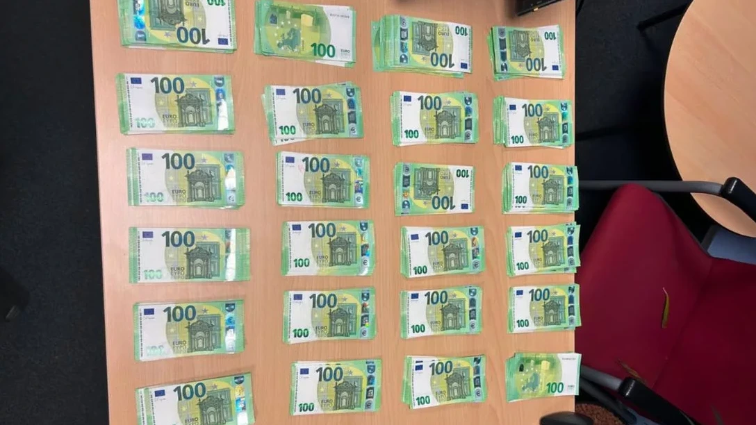 Marechaussee pakte 24.000 euro casinowinst onterecht af bij slapende man in auto