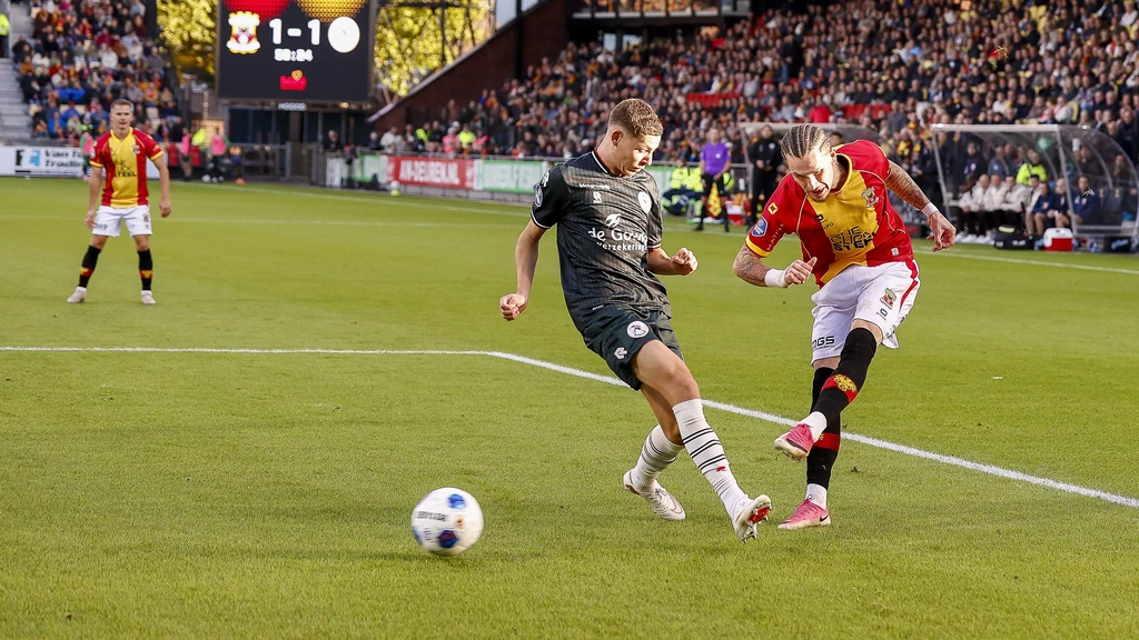 Sparta-topscorer Zonneveld maakt eigen doelpunt tegen Go Ahead