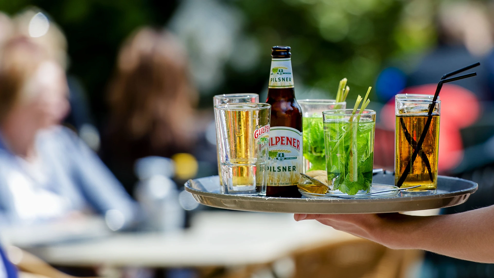 Gaat alcohol het roken achterna? Gezondheidsraad wil dat overheid ingrijpt