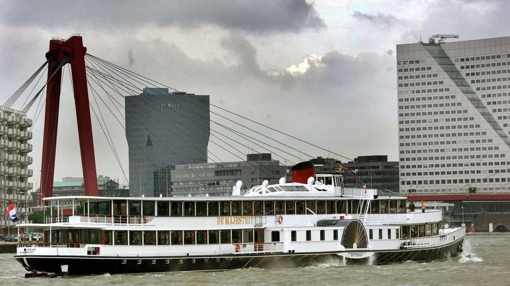 Stoomboot De Majesteit te koop: ‘Bezit van alle Rotterdammers’