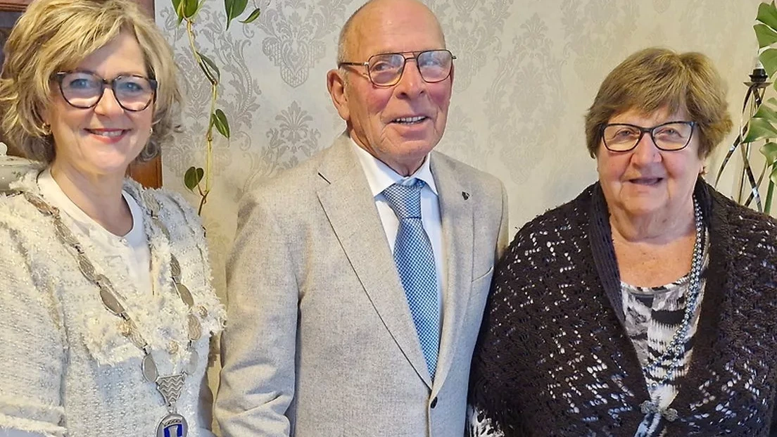 Burgemeester vindt bezoeken oude echtparen zonde van tijd, raad kritisch Burgemeester vindt bezoeken oude echtparen zonde van tijd, raad kritisch