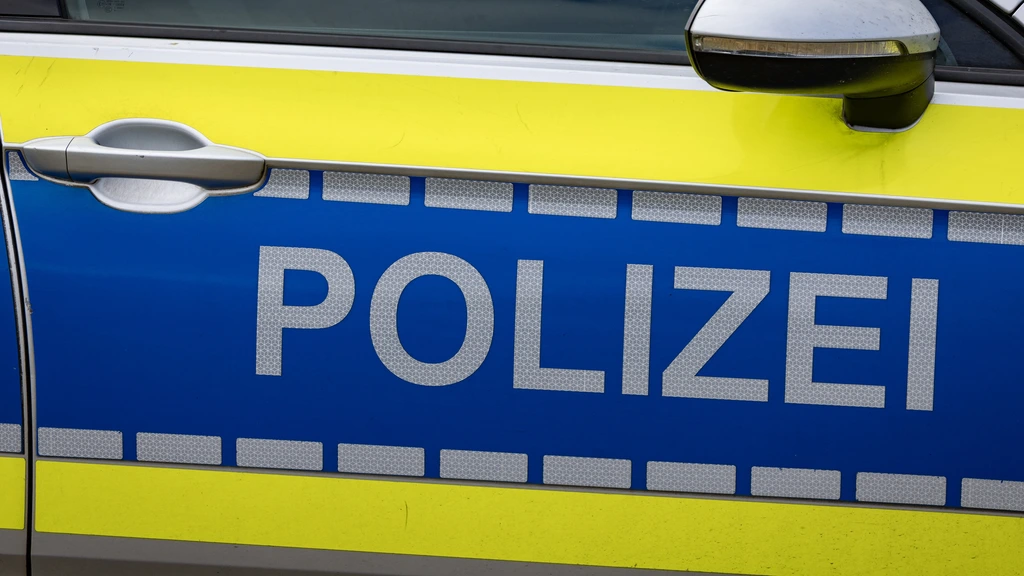 Foto: Vliegtuigje stort neer in Duitse woonwijk: twee doden