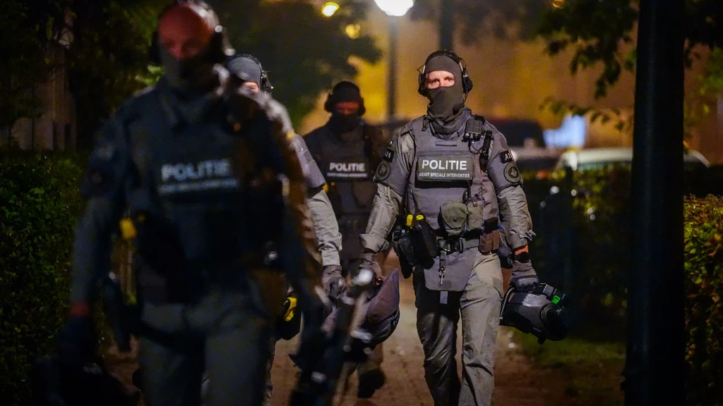 Foto: Vermoedelijk drugsnetwerk rondom Eindhovenaar opgerold, acht aanhoudingen