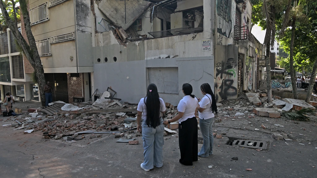 Foto: Zware aardbeving veroorzaakt schade en slachtoffers in Colombia