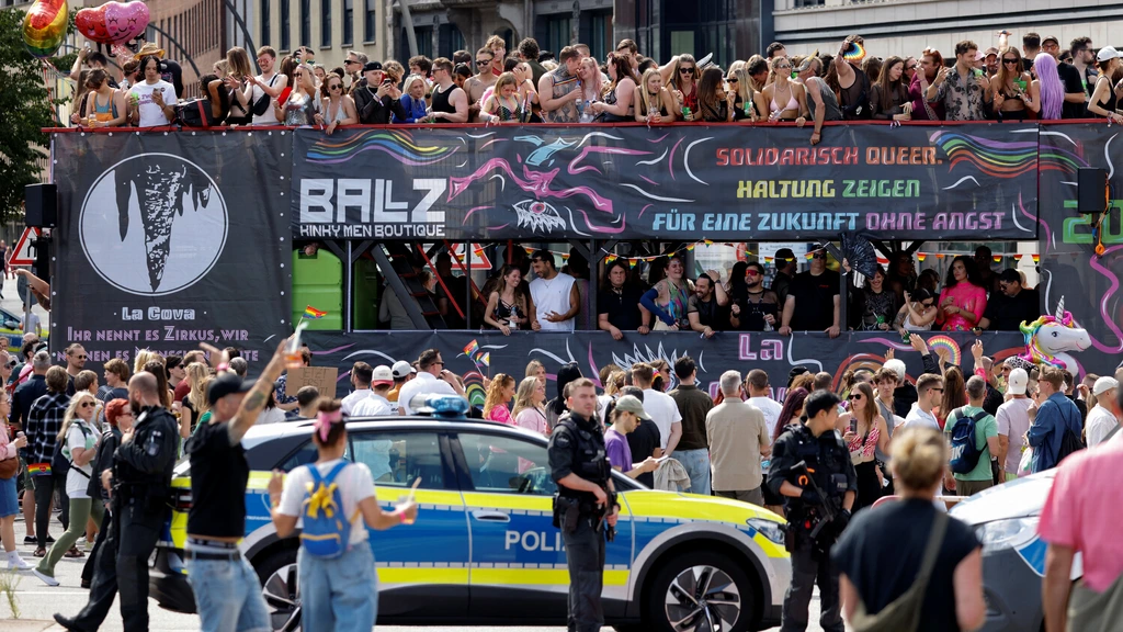 Recordaantal deelnemers bij Pride Hamburg, extra beveiliging na aanslag Berlijn