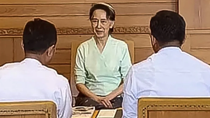 Zoon mag Aung San Suu Kyi voor het eerst in vijf jaar spreken