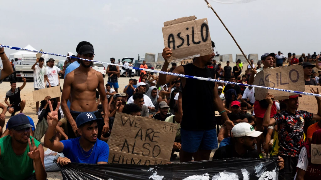 Demonstratie op strand van Ceuta, Marokko arresteert opnieuw honderden migranten