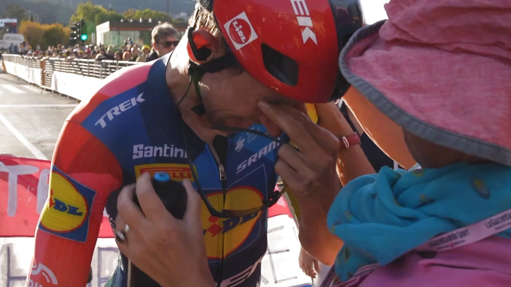 Mollema 'best emotioneel' na laatste koers: 'Afgezien van start tot finish'