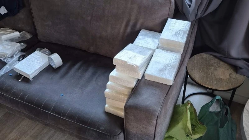 Foto: Politie pakt Spanjaarden en Colombianen op voor handel in nepcocaïne