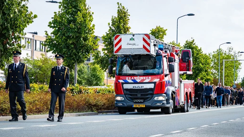 Goeree-Overflakkee neemt afscheid van overleden brandweerman duinbrand