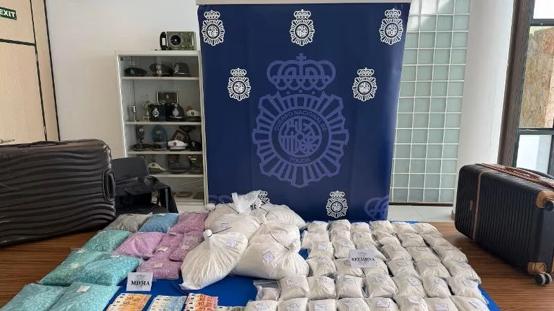 Foto: Aanhouding van Nederlander op Ibiza leidt naar grote drugsvondst in Rotterdam