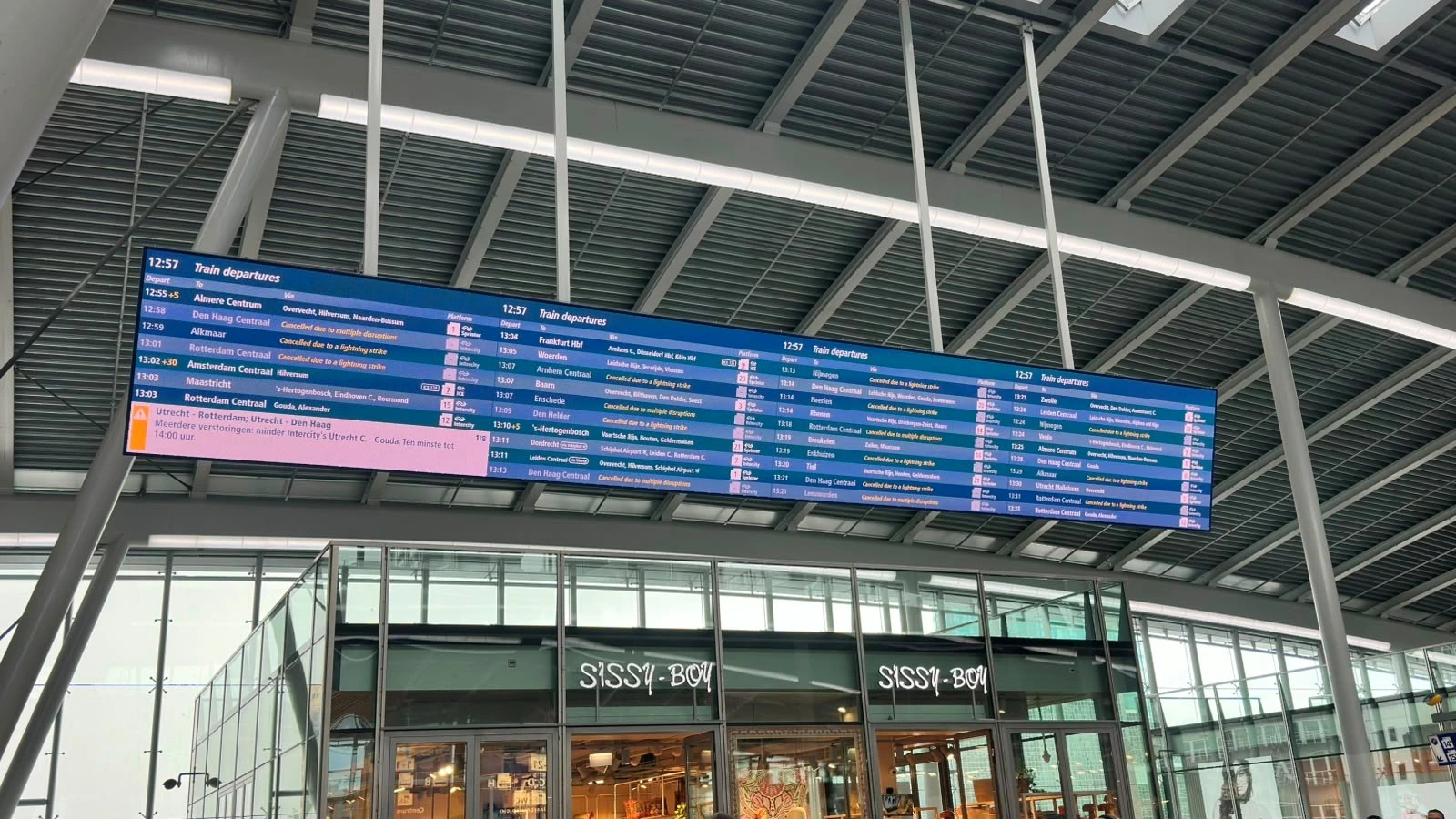 Treinen rijden weer rond Utrecht Centraal na vertraging door blikseminslagen 