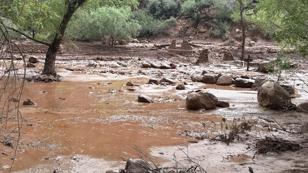Dode en vermisten na plotselinge overstromingen in Grand Canyon Dode en vermisten na plotselinge overstromingen in Grand Canyon