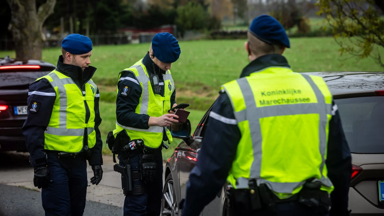 Einde aan Fabers grenscontroles, maar bevoegdheden marechaussee worden ruimer Einde aan Fabers grenscontroles, maar bevoegdheden marechaussee worden ruimer