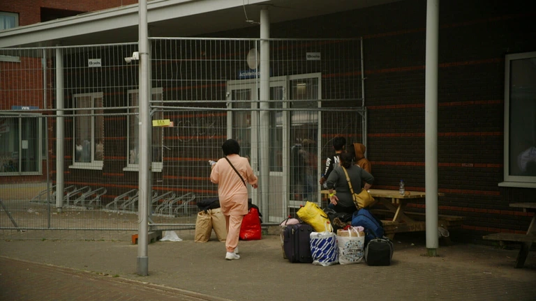 Een uniek inkijkje bij noodopvang in Ter Apel