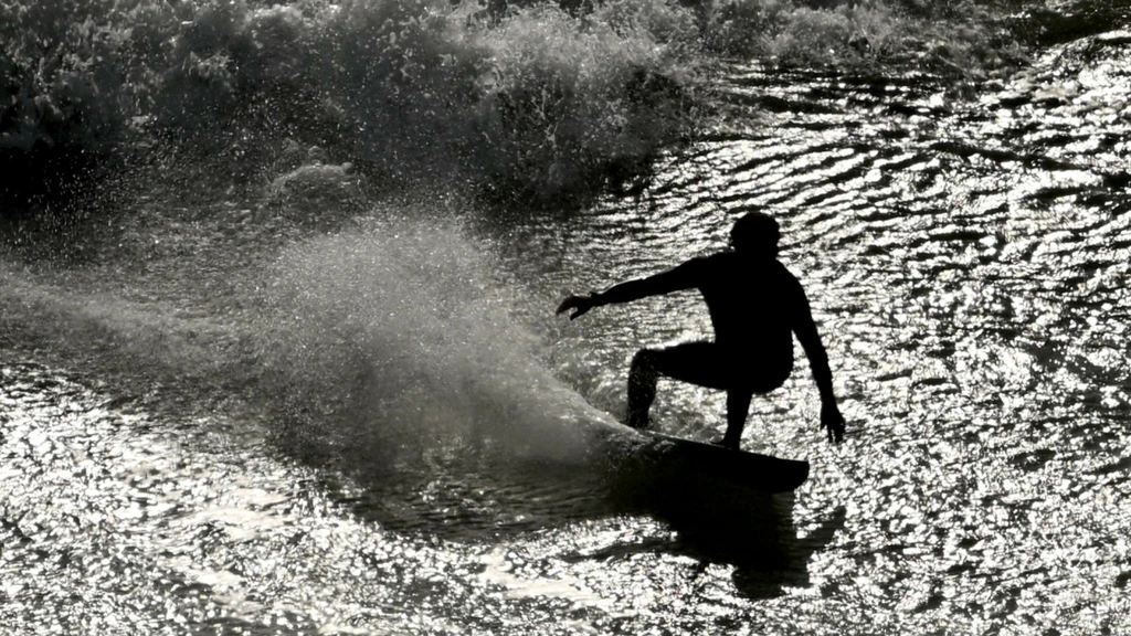Foto: Cameraman gebeten, surfwedstrijd Nieuw-Zeeland stilgelegd