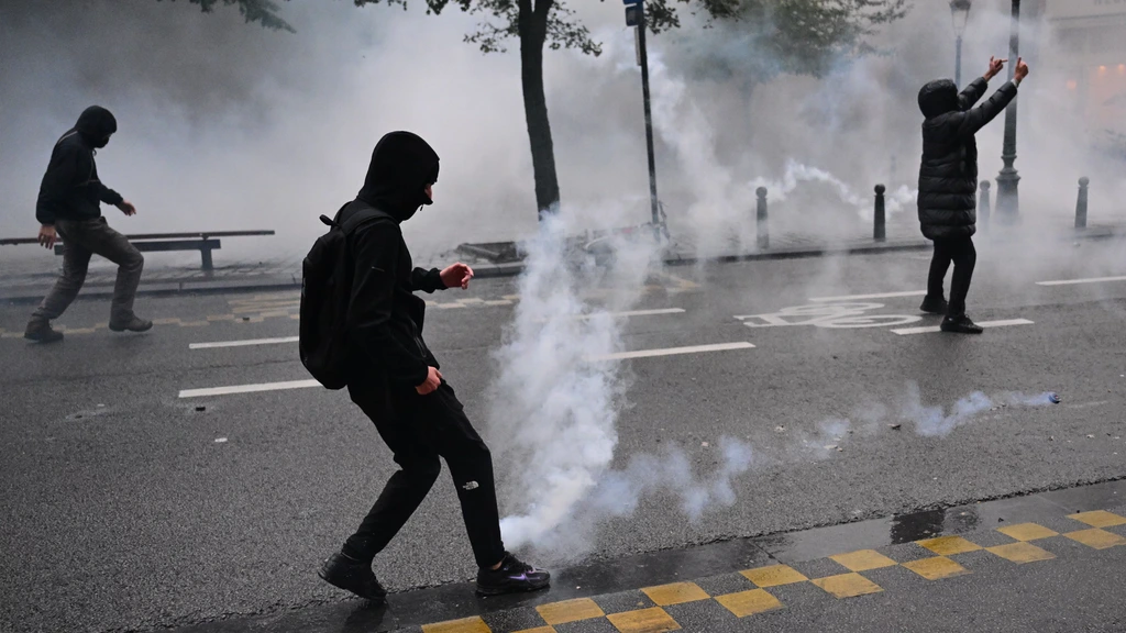 Foto: Rellen tijdens grote staking tegen bezuinigingen in Brussel