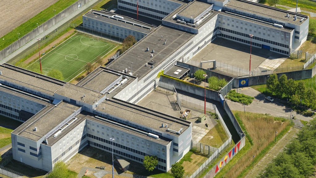 Gevangenis Almere mogelijk weer open in strijd tegen cellentekort