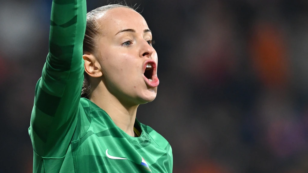Geen Van Domselaar en Miedema bij Oranjevrouwen, ervaren vijftal keert terug
