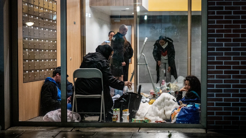Foto: Bewoners flat Amsterdam over momenten na explosie: 'Hij miste meerdere vingers'