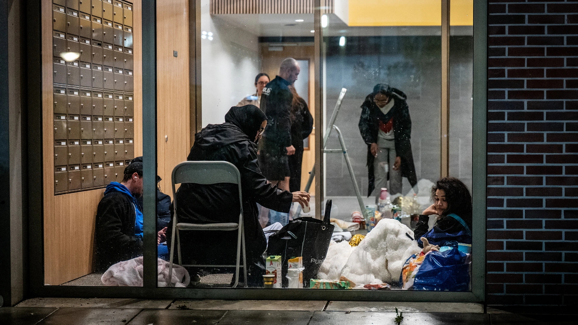 Bewoners flat Amsterdam over momenten na explosie: 'Hij miste meerdere vingers'