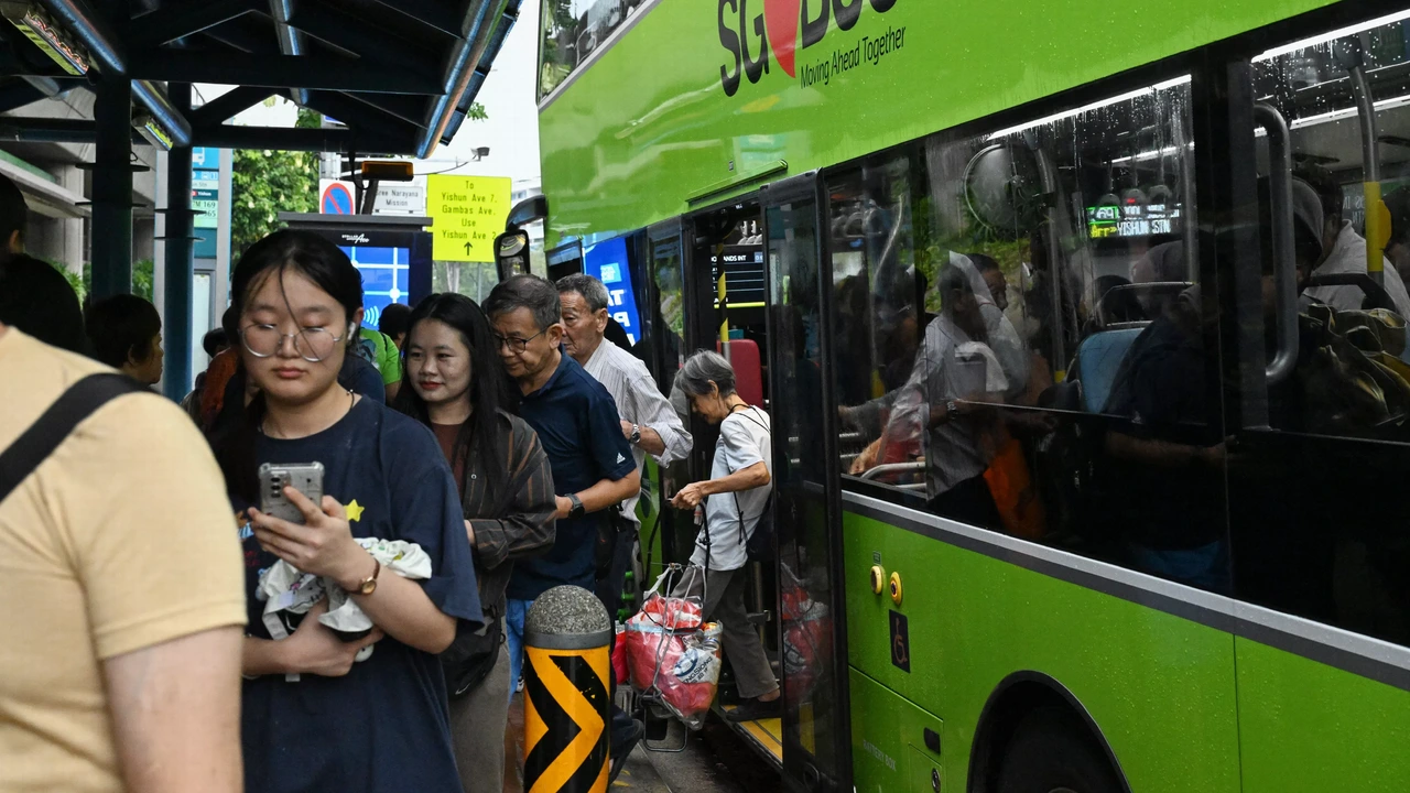 Singapore wil af van luide muziek uit telefoons in de bus en dreigt met hoge boetes