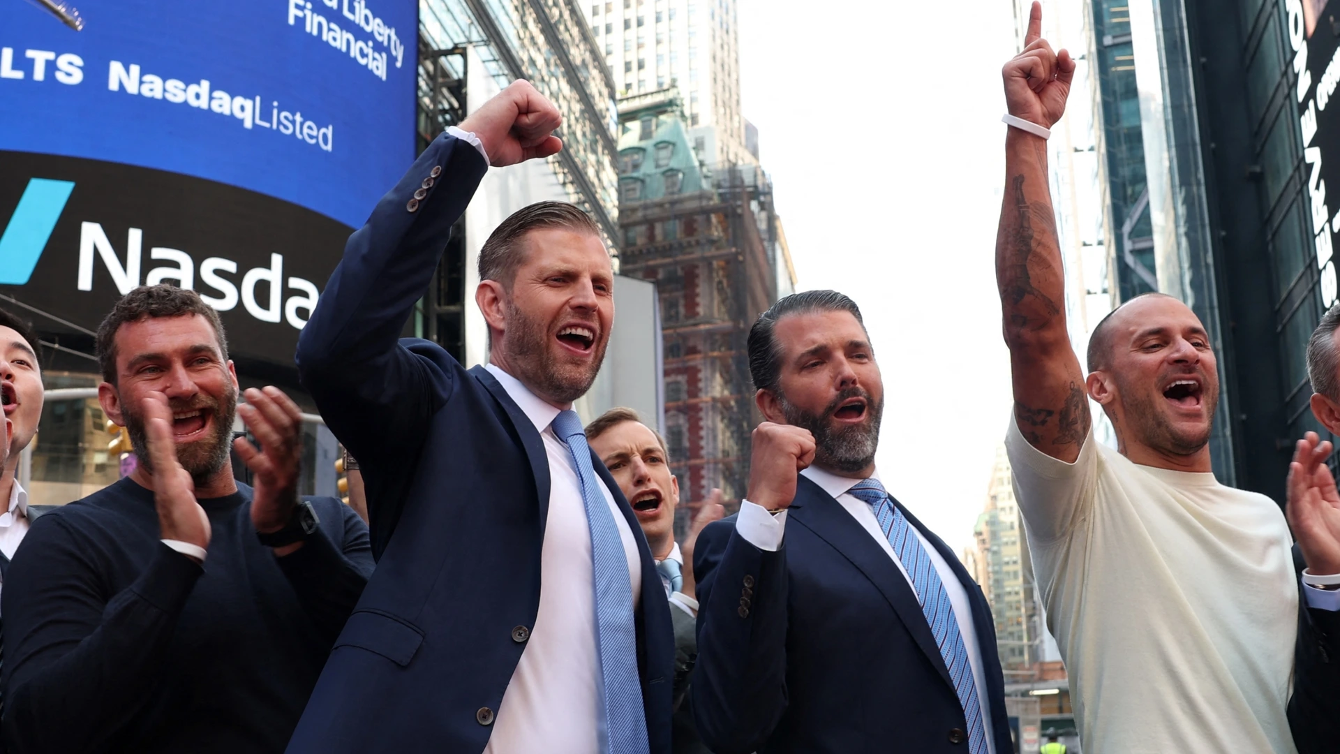 Trump verrijkt zichzelf en zijn naasten met crypto: 'Transparante corruptie'