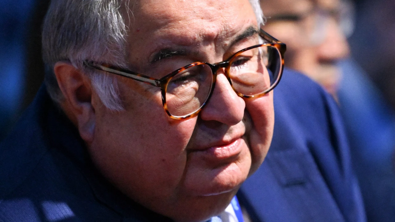 Terwijl Poetin escaleert, haalt EU Russische oligarchen van sanctielijst Terwijl Poetin escaleert, haalt EU Russische oligarchen van sanctielijst