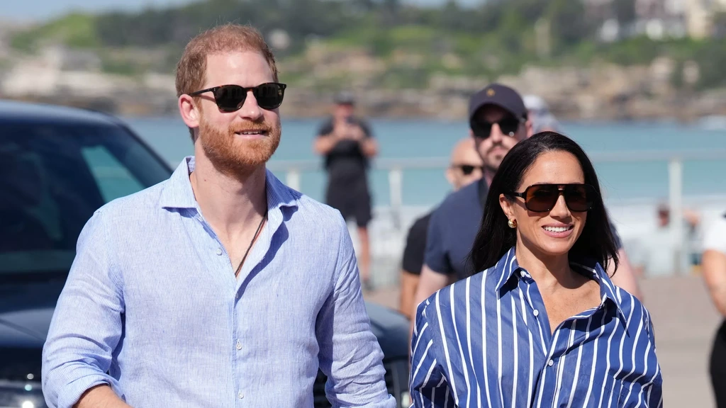 Britse media: prins Harry en Meghan gearriveerd in het Verenigd Koninkrijk Britse media: prins Harry en Meghan gearriveerd in het Verenigd Koninkrijk