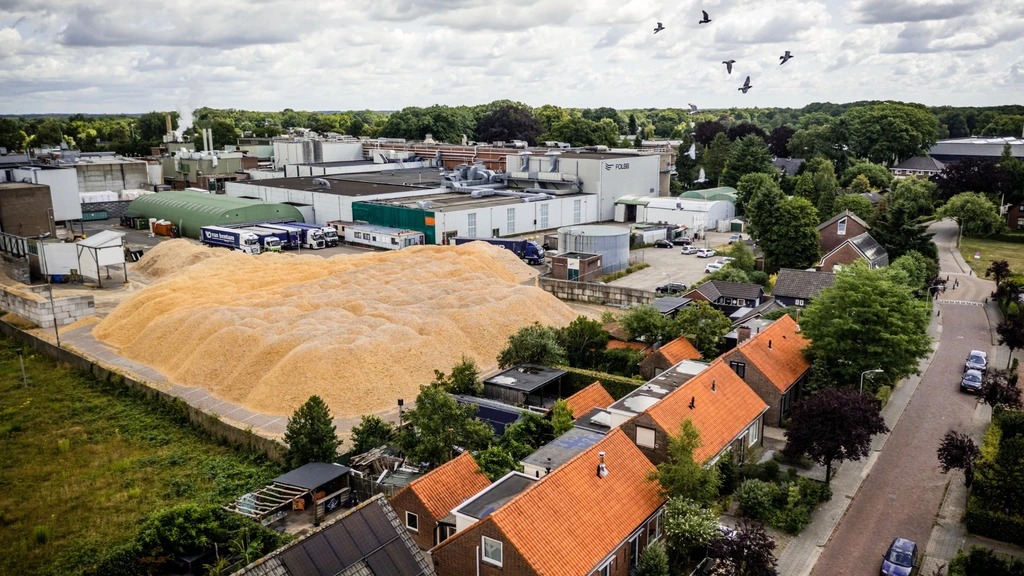 Opnieuw verkeert een grote papierfabriek in Eerbeek in zwaar weer