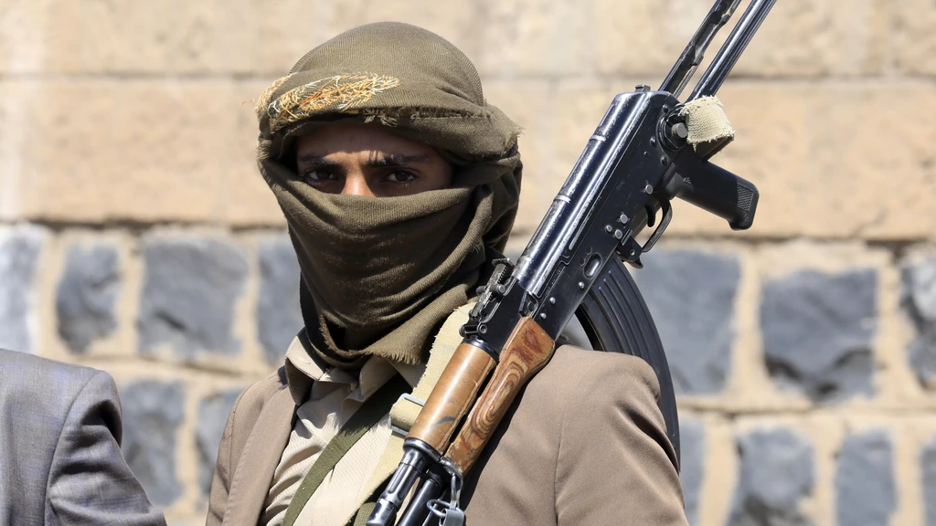 11/10 in Nieuwsuur: Attack on Riyadh airport • Model predicts course of wildfire • Message from the kill zone in Ukraine