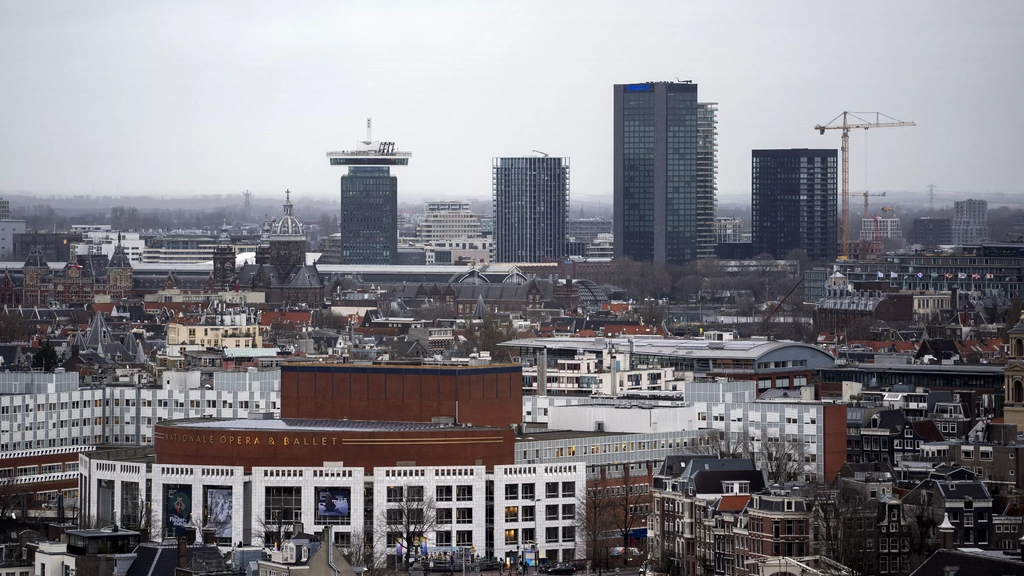 Interne documenten bevestigen: gemeente Amsterdam wil 2500 banen schrappen