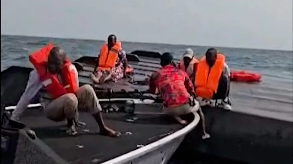 Dodental na omslaan veerboot Zimbabwe loopt op naar 44, noodtoestand uitgeroepen