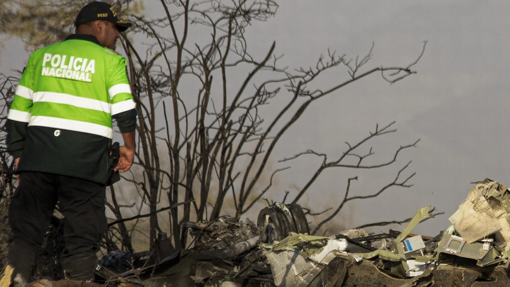 Vliegtuigje met Europese toeristen stort neer in Peru, 13 doden