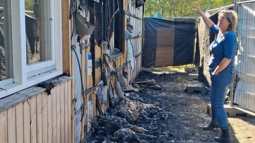 Foto: Verdachte brandstichting vakantieverblijf aangehouden, 'praatte z'n mond voorbij'