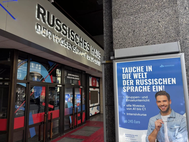 Ook zijn er taallessen Russisch, voor beginners en gevordenden.