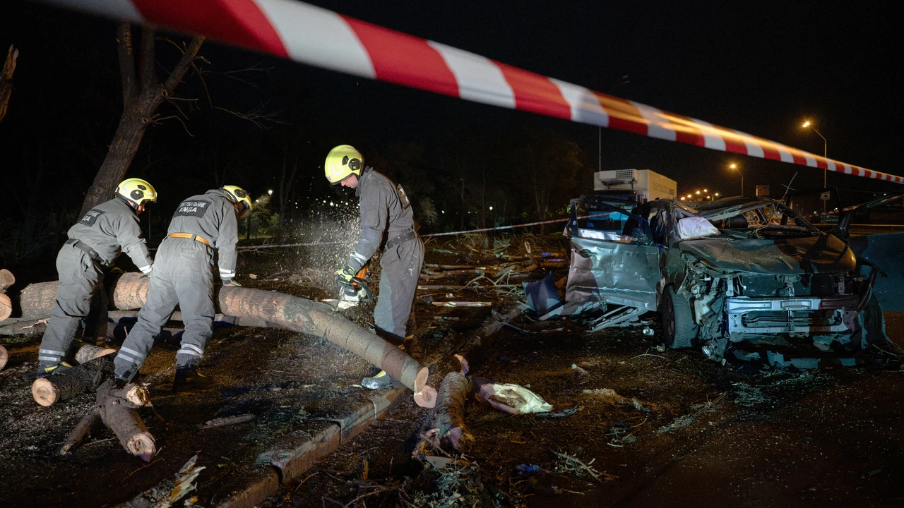 Russen vallen Kyiv opnieuw aan: brug beschadigd en één dode Russen vallen Kyiv opnieuw aan: brug beschadigd en één dode